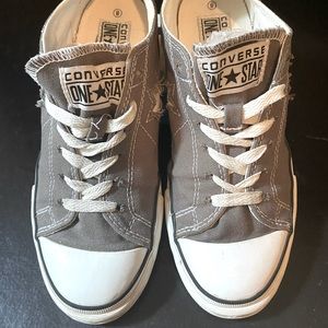 Converse Women’s Gray All-Stars Size 8